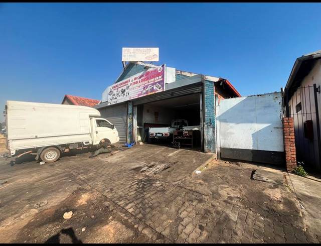 BUSINESS FOR SALE IN SPRINGS CENTRAL